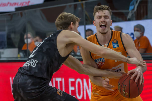 攻击线上的 攻击线上的