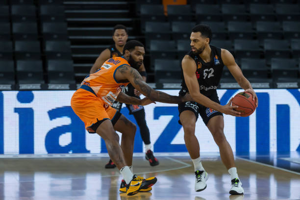 在当前困境 在当前困境