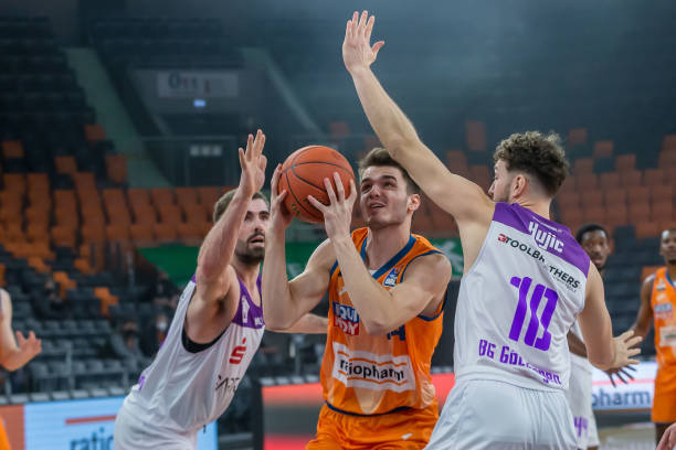 不同背景的 不同背景的